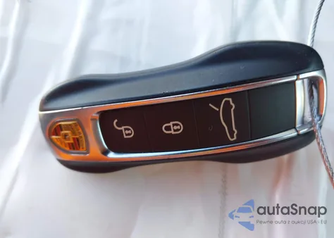 2018 Porsche Panamera 4S z USA, uszkodzony, nr VIN WP0AB2A71JL136806